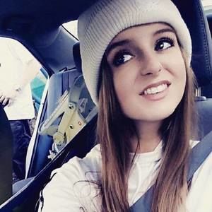 Meet your Posher, Carrie ellen